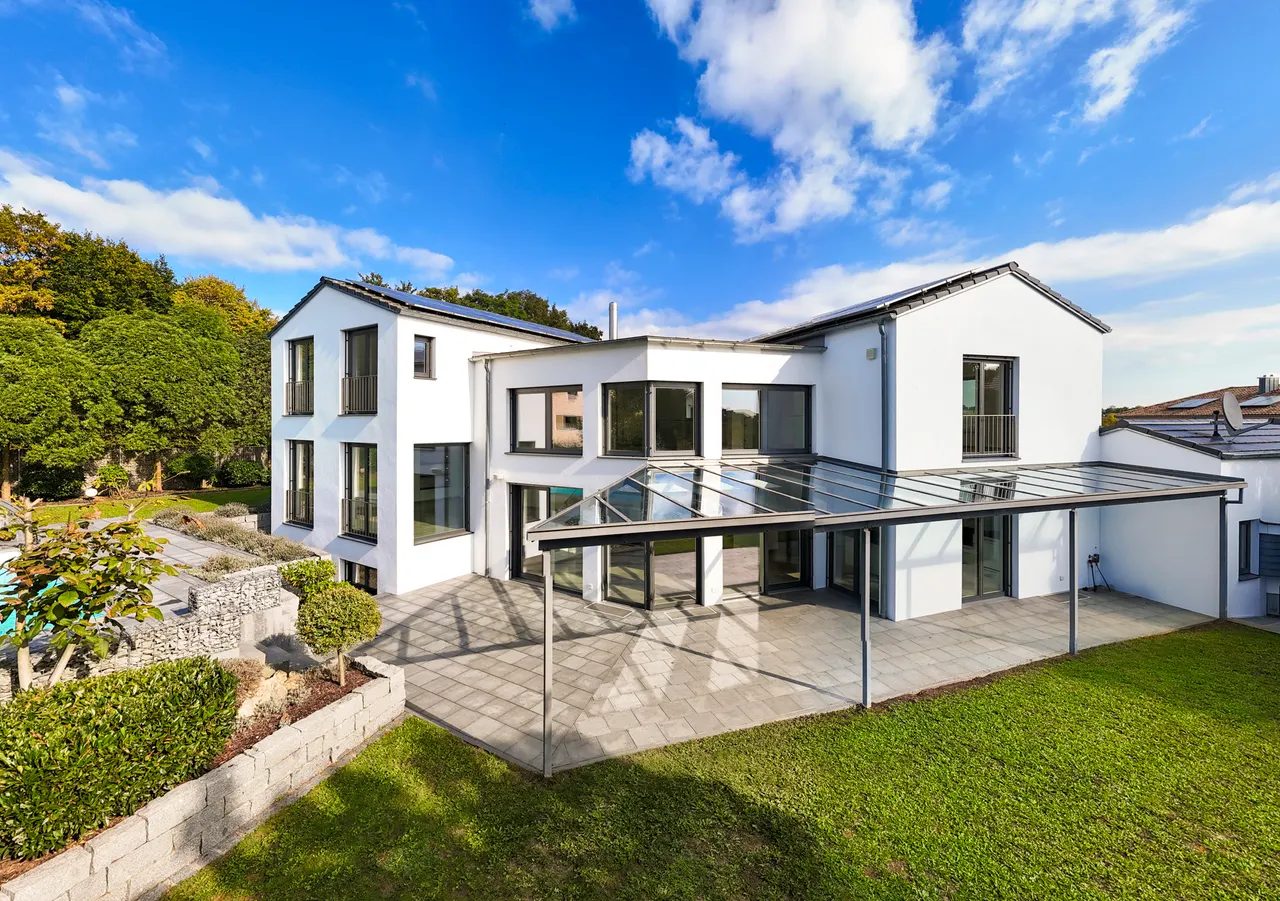 Haus mit Pool, Sauna und Fitness, im Angebot von Fechner Immobilien
